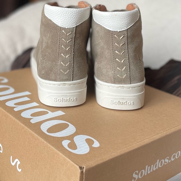Soludos Ibiza High Top Sneaker in Sand New in Box - Picture 5 of 7
